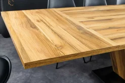 Ausziehbarer Esstisch MONTREAL 180-280cm natur Plankeneiche Holz-Design V-Gestell