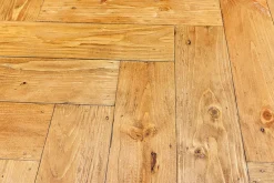Ausziehbarer Esstisch MOSAIK 140-180cm braun Pinie recyceltes Massivholz Metall schwarz