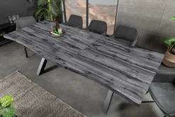 Ausziehbarer Esstisch WILD 160-200cm grau gekälkt Wildeichen-Design Baumkante schwarz