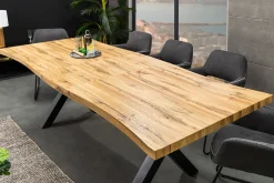 Ausziehbarer Esstisch WILD 160-200cm braun Wildeichen-Design schwarz Baumkante