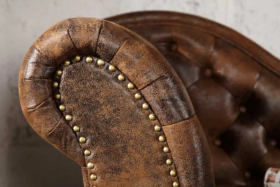 Chesterfield Récamière 170cm antik braun mit Knopfheftung und Nietenbesatz