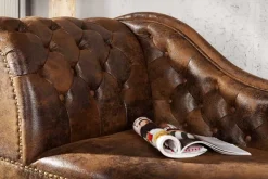 Chesterfield Récamière 170cm antik braun mit Knopfheftung und Nietenbesatz