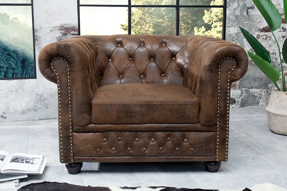 Chesterfield Sessel 110cm antik braun mit Knopfheftung und Federkern