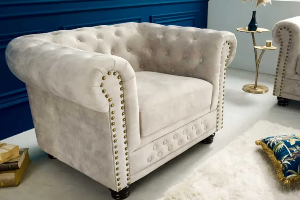 Chesterfield Sessel 110cm Samt champagner beige mit Knopfheftung und Federkern