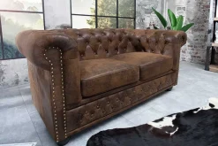 Chesterfield 2-Sitzer Sofa 150cm antik braun Microfaser Federkern Knopfheftung