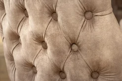 Chesterfield Stuhl CASTLE DELUXE beige Samt mit Löwenkopf Nieten