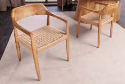 Design Armlehnen-Stuhl KENNEDY natur aus recyceltem Pinienholz mit Korbgeflecht