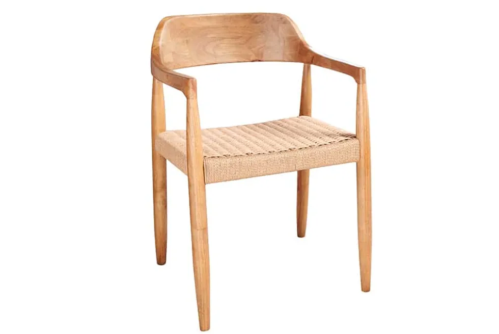 Design Armlehnen-Stuhl KENNEDY natur aus recyceltem Pinienholz mit Korbgeflecht