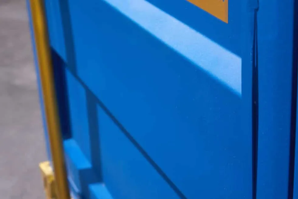 Design Barschrank Container GLOBETROTTER 180cm blau Weinregal Upcycling