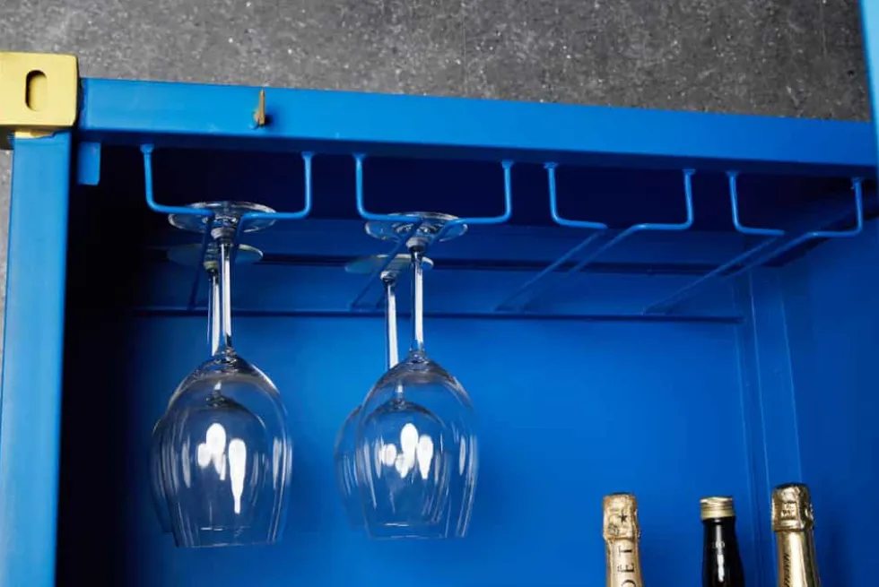 Design Barschrank Container GLOBETROTTER 180cm blau Weinregal Upcycling