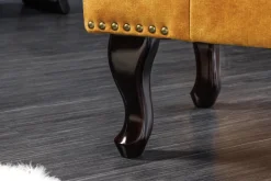 Design Fußhocker CHESTERFIELD 80cm senfgelb Samt Knopfheftung Nietenbesatz