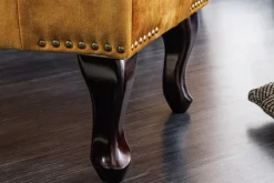 Design Fußhocker CHESTERFIELD 80cm senfgelb Samt Knopfheftung Nietenbesatz