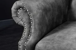 Design Ohrensessel CHESTERFIELD 105cm grau Samt silber Nieten