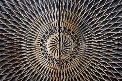 Design Sideboard ILLUSION 180cm schwarz Mangoholz Massivholz mit 3D Schnitzereien gold Eisen Metallgestell