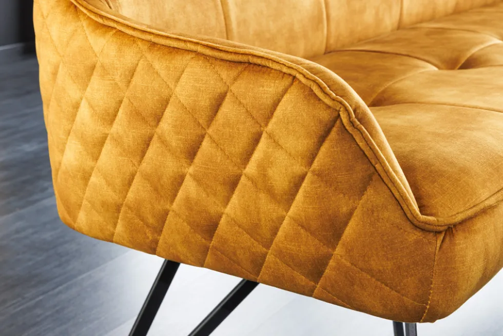 Design Sitzbank EUPHORIA 160cm senfgelb Samt Retrostil Ziersteppung Hairpin Legs Metallbeine Armlehnen