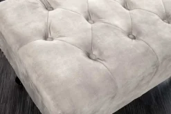 Design Sitzhocker CHESTERFIELD 80cm champagner beige Samt Knopfheftung Nietenbesatz