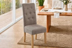 Design Stuhl CASA taupe Strukturstoff Massivholzbeine mit Zierknöpfen und Nackenrolle