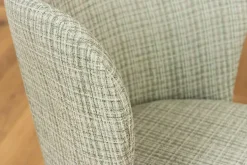 Design Stuhl LYON grün-rosa kariert Bouclé schwarze Metallbeine