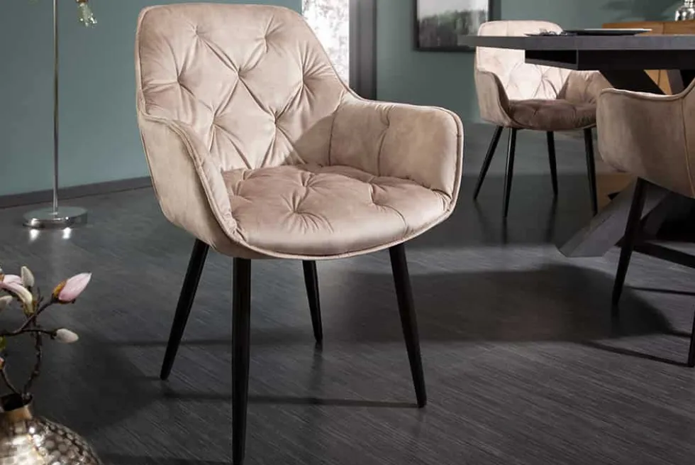 Design Stuhl MILANO champagner beige Samt mit Armlehne gepolstert schwarze Metallbeine