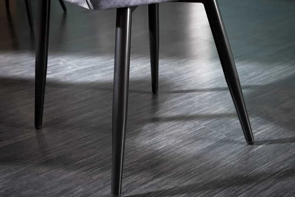 Design Stuhl MILANO grau Samt mit Armlehne Ziersteppung gepolstert schwarze Metallbeine