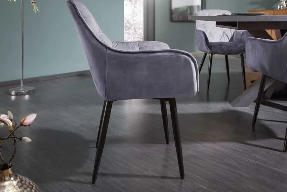 Design Stuhl MILANO grau Samt mit Armlehne Ziersteppung gepolstert schwarze Metallbeine