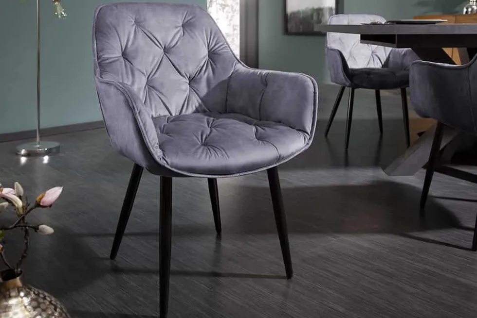 Design Stuhl MILANO grau Samt mit Armlehne Ziersteppung gepolstert schwarze Metallbeine