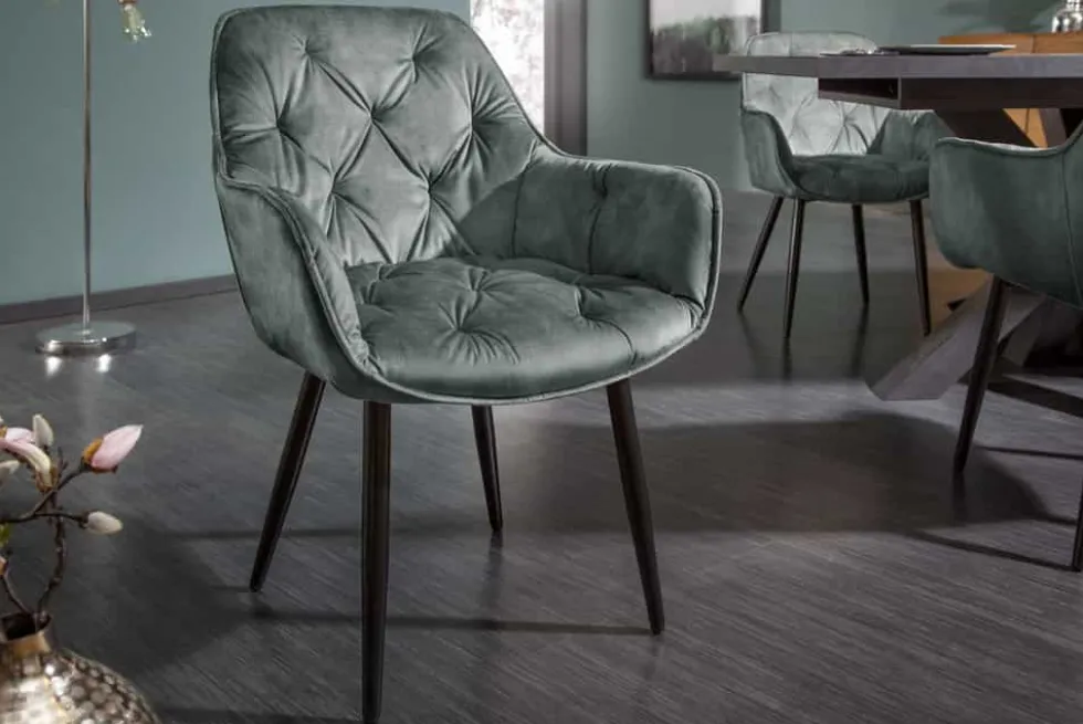 Design Stuhl MILANO grün Samt mit Armlehne Ziersteppung gepolstert schwarze Metallbeine