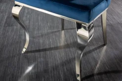 Design Stuhl MODERN BAROCK royalblau Samt mit silbernem Löwenkopf