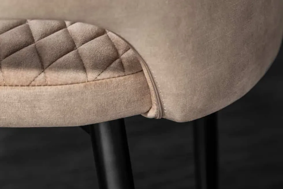 Design Stuhl PARIS greige Samt mit Armlehnen Ziersteppung goldene Fußkappen