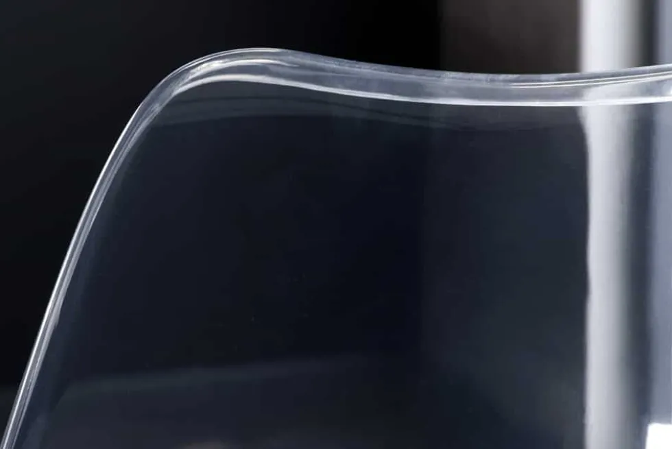 Design Stuhl SCANDINAVIA MEISTERSTÜCK transparent schwarz Kunststoff Buchenholz natur