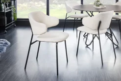 Design Stuhl VOGUE weiß Bouclé schwarze Metallbeine