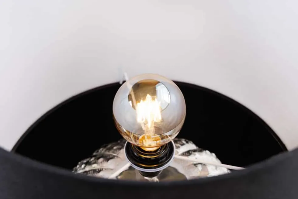 Design Tischlampe ABSTRACT 50cm silber schwarz Metall Stoffschirm handmade