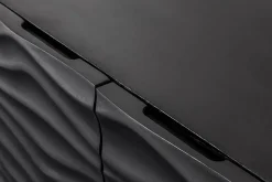 Design TV-Board WAVE 160cm schwarz Mangoholz mit 3D Schnitzereien hängend