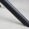 Drehbarer Stuhl PAPILLON dunkelgrün Strukturstoff mit Armlehne Ziersteppung schwarzes Gestell