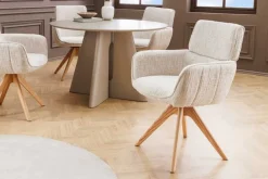 Drehbarer Stuhl UNIQUE beige Chenille Eichenholzbeine mit Armlehne