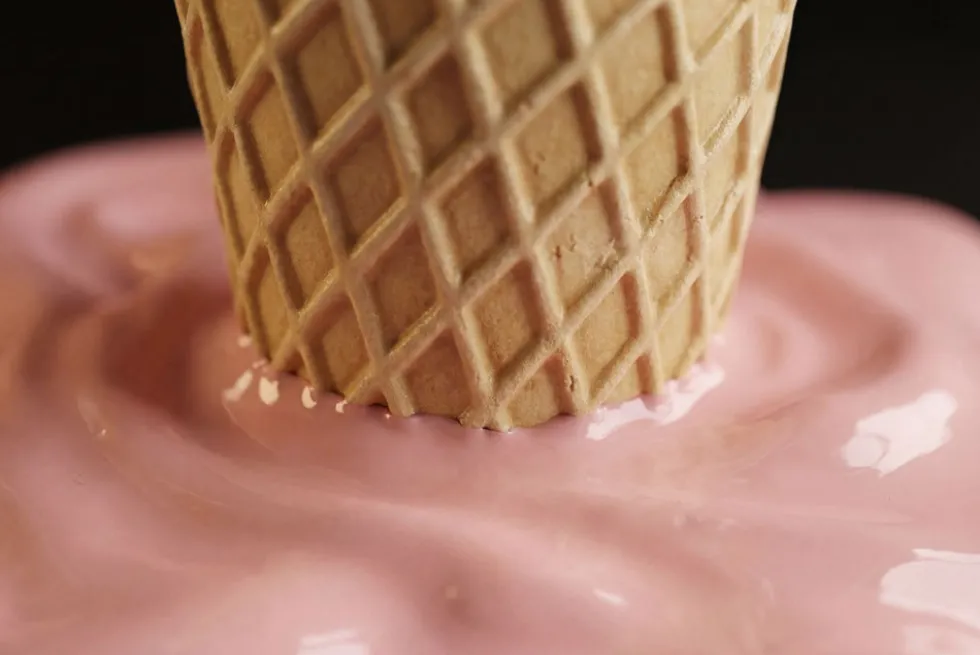 Einzigartiger Bartisch ICE CREAM 105cm beige rosa runde Tischplatte Glas handmade