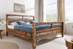 Einzigartiges Bett JAKARTA 185cm braun bunt aus recycelten Fischerbooten Massivholz