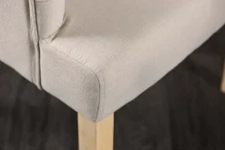 Eleganter Armlehnen Stuhl CASTLE beige mit Chesterfield Steppung im Landhausstil