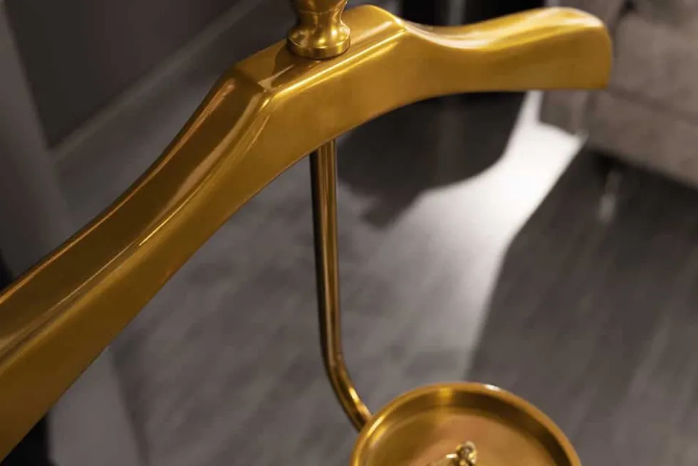 Eleganter Herrendiener VALET 128cm gold Aluminium Kleiderhaken Garderobenständer