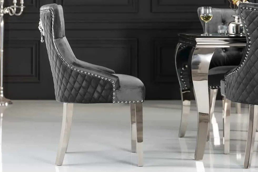 Eleganter Stuhl CASTLE DELUXE grau Samt Löwenkopf Chesterfield Design Esszimmerstuhl Nieten