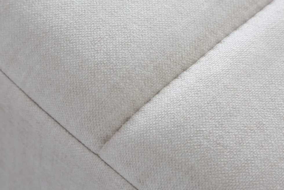 Extravaganter Hocker ELEGANCIA 110cm champagner beige Vogue Velours Samt Ziersteppung