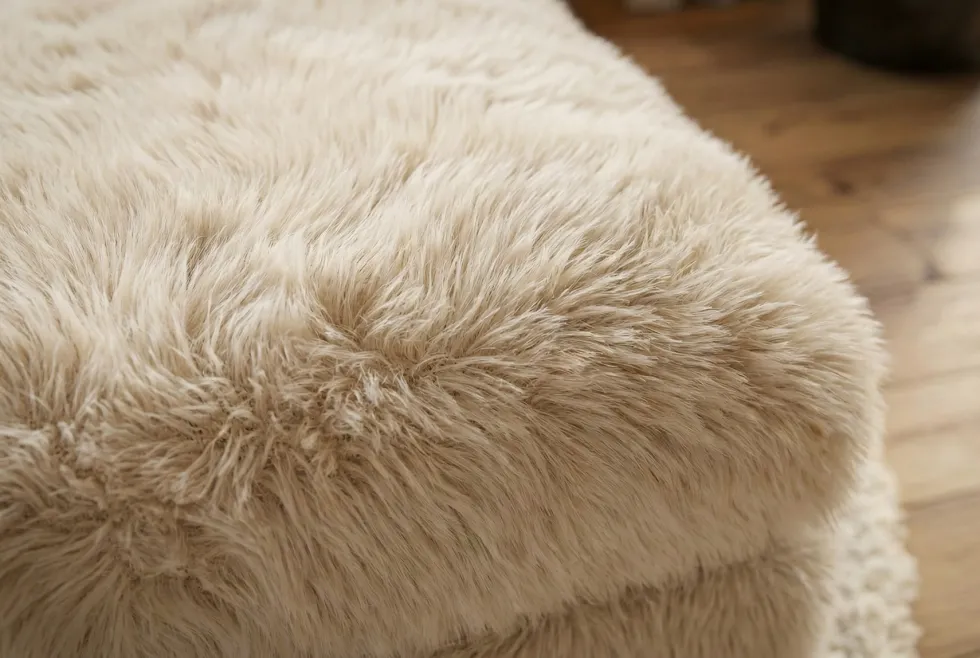 Großer Sitzhocker YETI 100cm beige sand Shaggy-Stoff langfloriger Plüsch Sofahocker