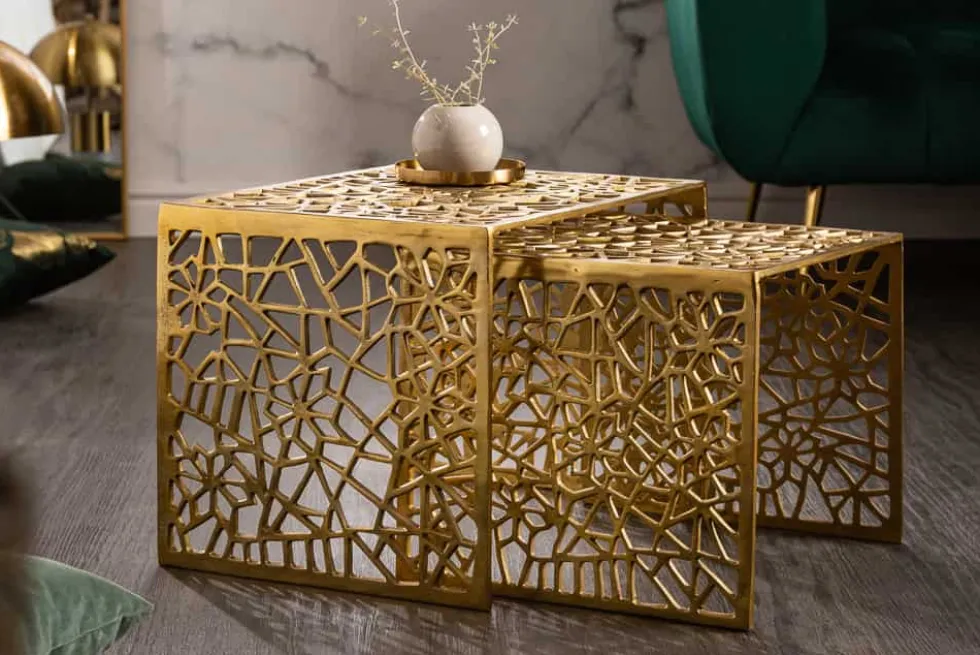 Handgearbeiteter Couchtisch ABSTRACT 50cm 2er Set gold im Gap Design