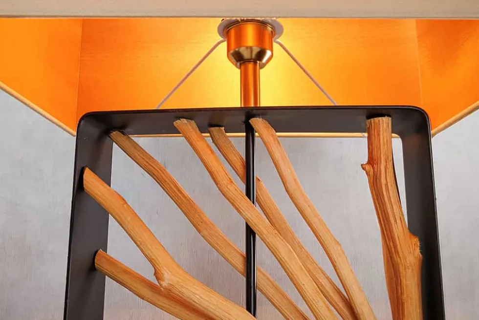 Handgefertigte Stehlampe EUPHORIA 165cm natur Longanholz beige mit Lampenschirm