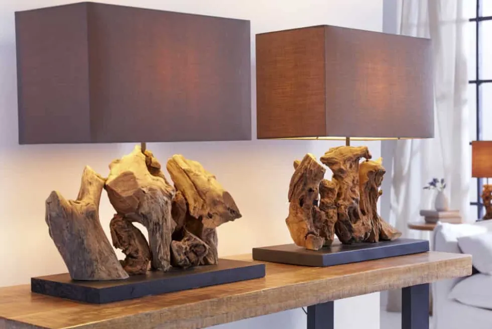 Handgefertigte Tischlampe ARAGON 50cm braun Treibholz-Fuß mit Leinenschirm