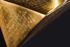 Handgefertigtes Wandregal PYRAMID 40cm gold antik Metall Hammerschlag Design