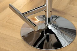 Höhenverstellbarer Barhocker CASTLE DELUXE grau Samt silber Edelstahl Löwenkopf