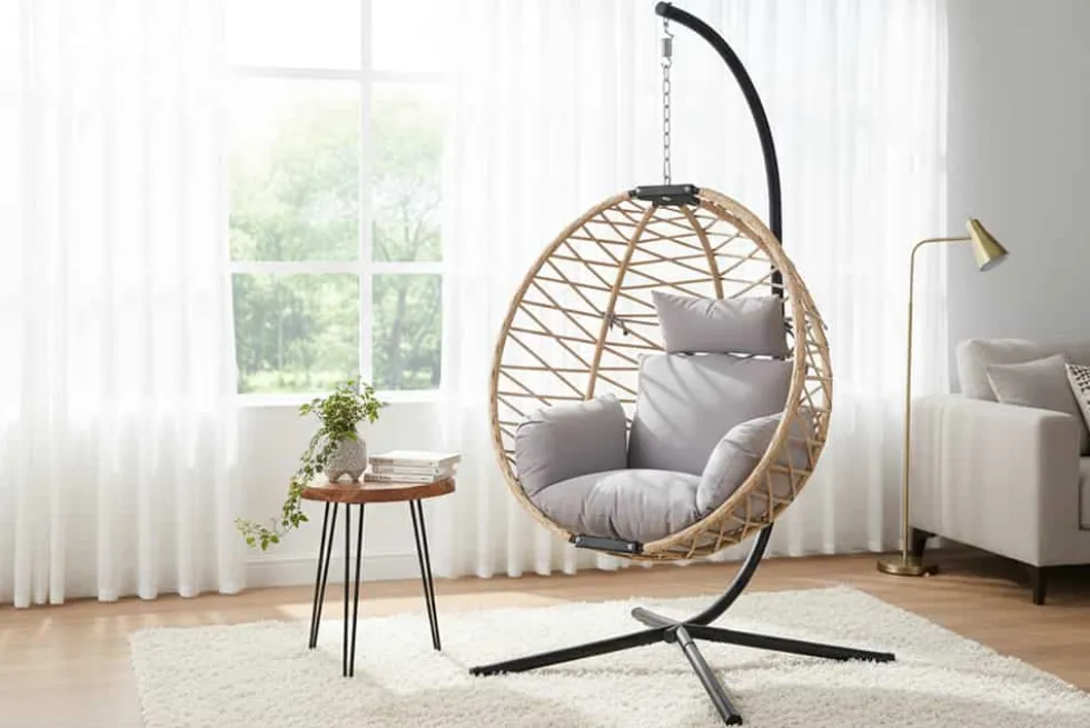In- und Outdoor Hängesessel IBIZA natur beige Rattan mit Gestell wetterfest inkl. Kissen