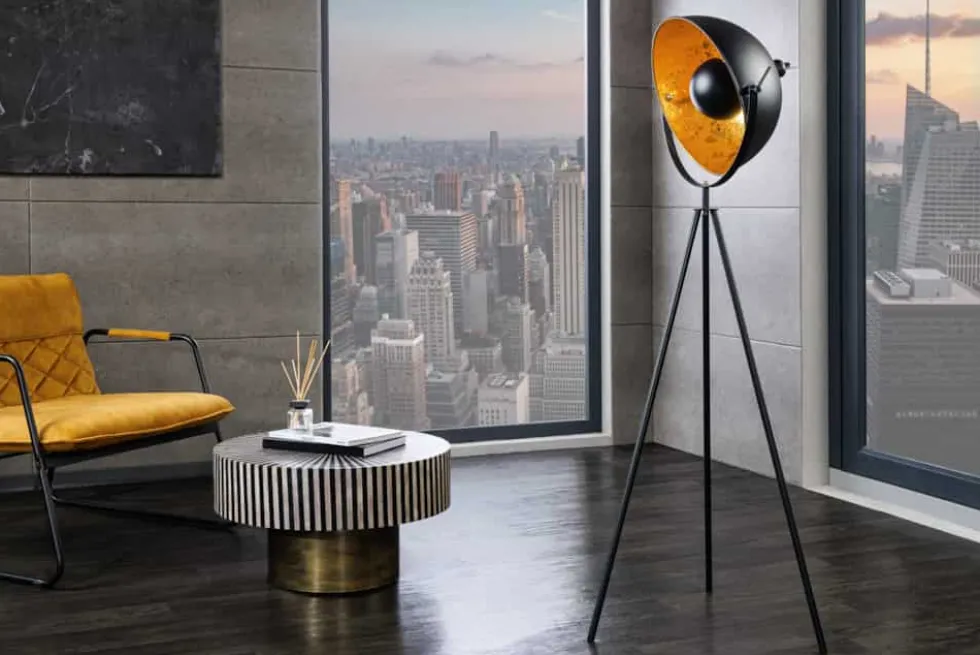 Industrial Stehlampe STUDIO 150cm schwarz Blattgold-Optik neigbarer Schirm