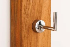 Massive Wandgarderobe JAVA 185cm recyceltes Teakholz mit drei Kleiderhaken